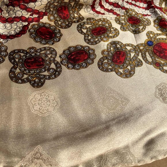 Vintage CHANEL Cream Gold Pearl & Ruby Jacquard Scarf Square Silk Carre 90 35" - Picture 7 of 16